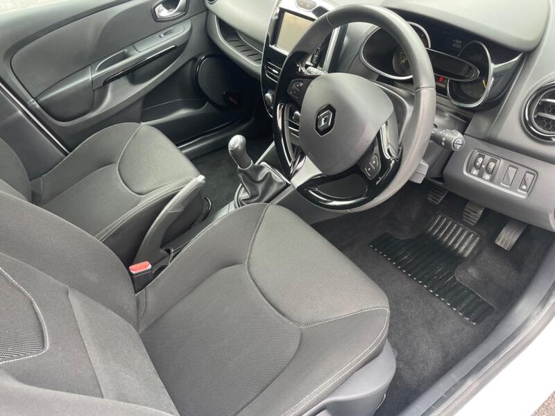 View RENAULT CLIO 1.5 Dynamique MediaNav dCi 90 FRSH Inc Cambelt