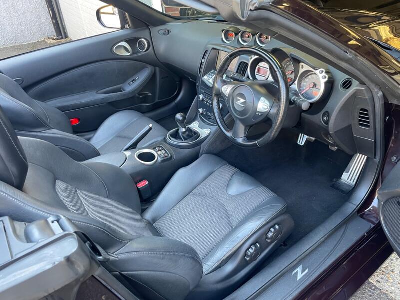 NISSAN 370Z