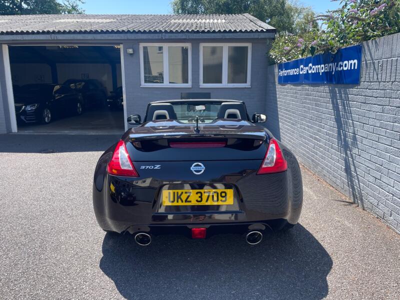 NISSAN 370Z