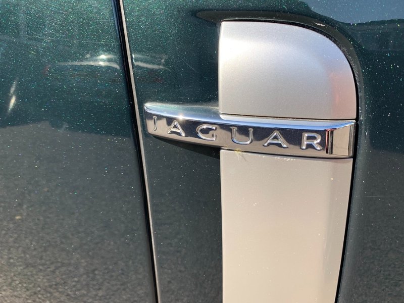 JAGUAR XJR