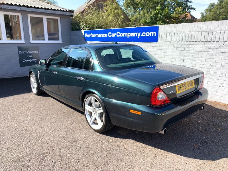 JAGUAR XJR