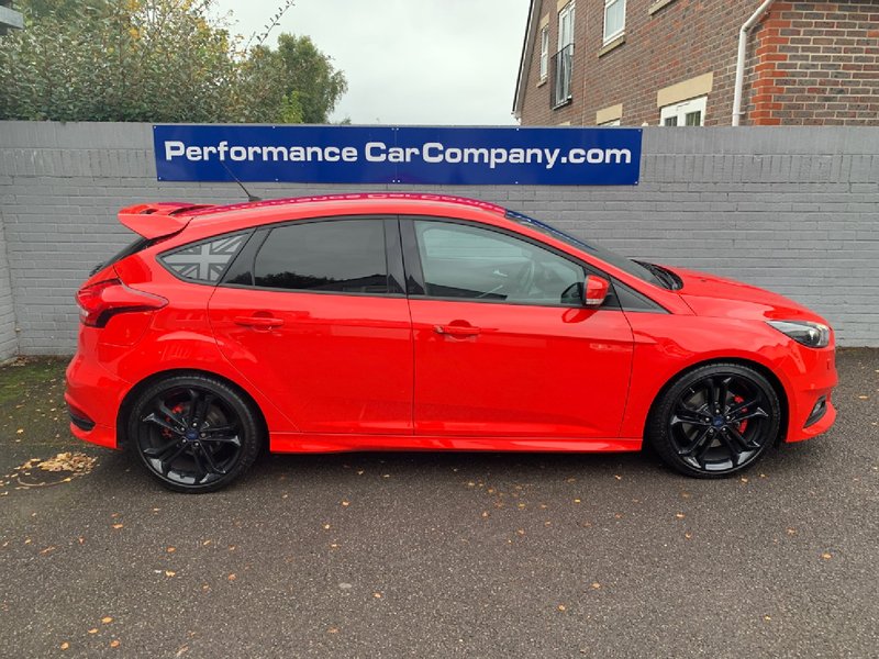 View FORD FOCUS T ST3 EcoBoost 250 Start-Stop ST-3 30000miles FSH Black Recaro Leather Keyless Entry