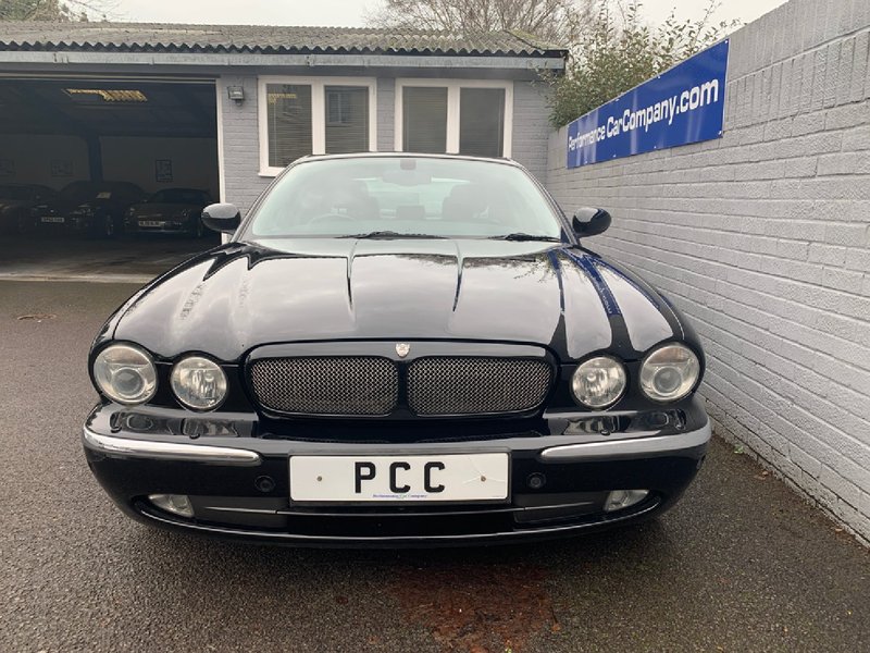 JAGUAR XJR