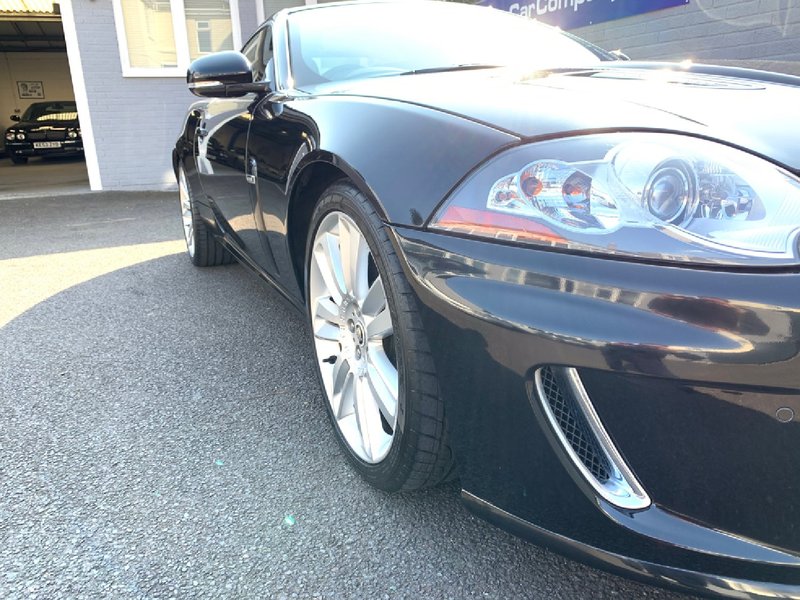 JAGUAR XKR