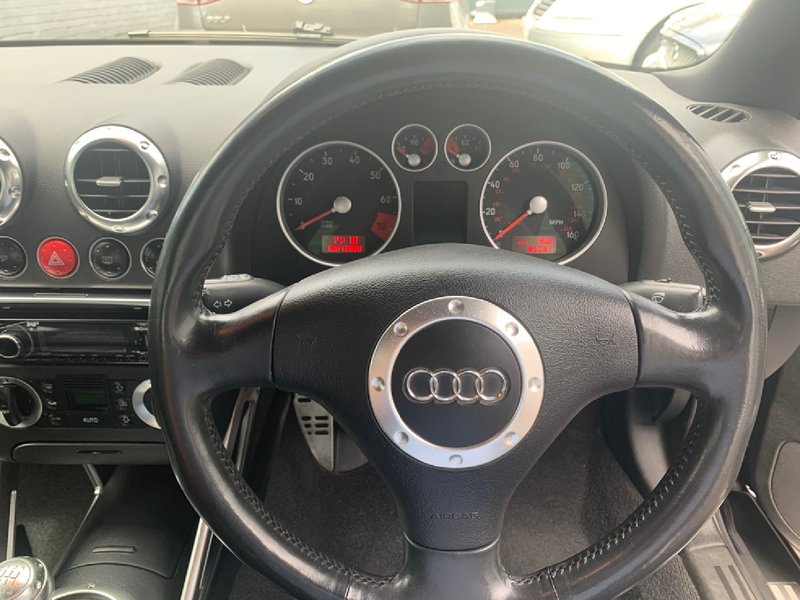 AUDI TT