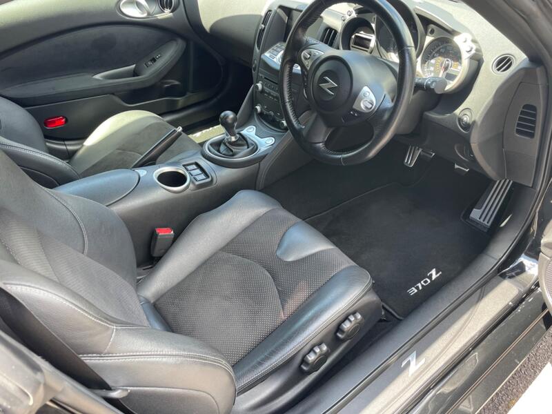 NISSAN 370Z