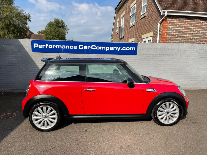 View MINI HATCH COOPER S Full black leather Sat Nav 80000 miles FSH Great Spec