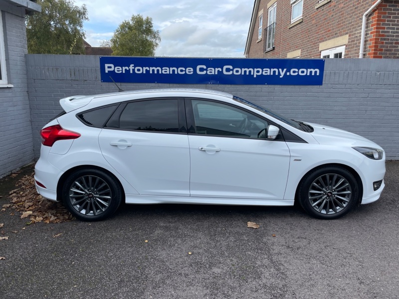 View FORD FOCUS 1.0T Ecoboost ST-LINE 36000miles FSH Sat Nav 6 Speed