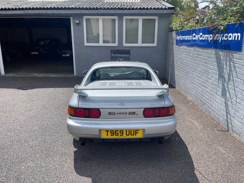 TOYOTA MR2