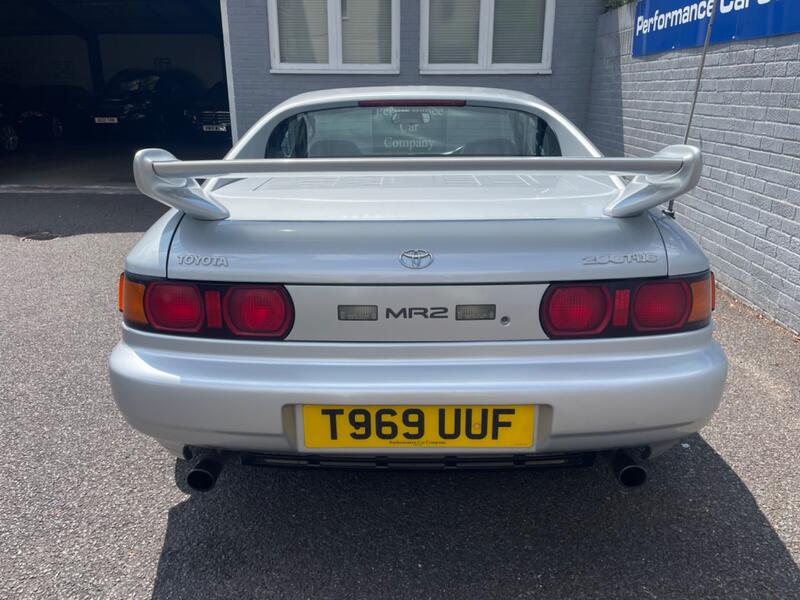 TOYOTA MR2