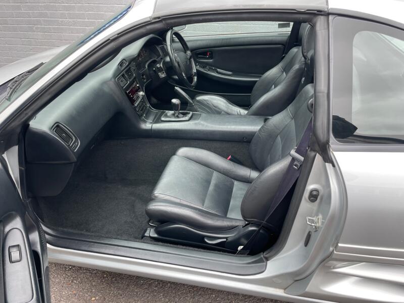 TOYOTA MR2