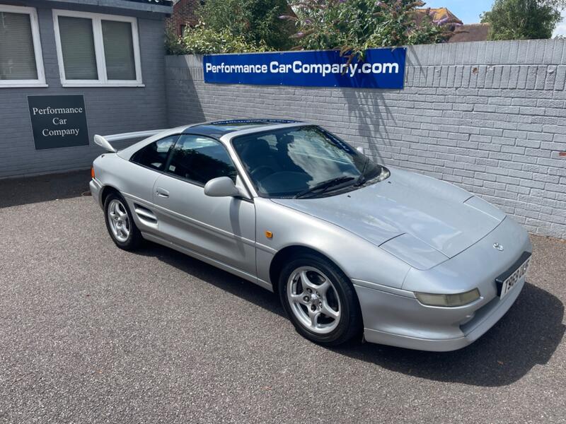 TOYOTA MR2