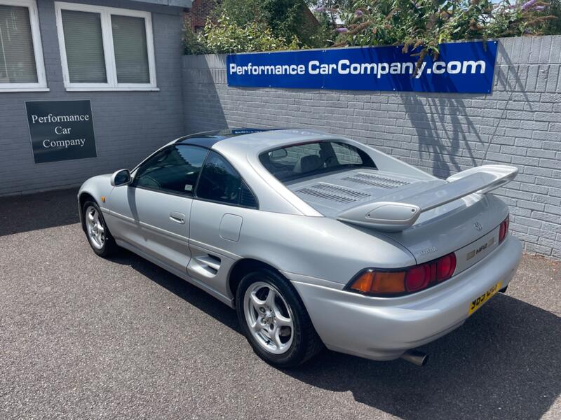 TOYOTA MR2