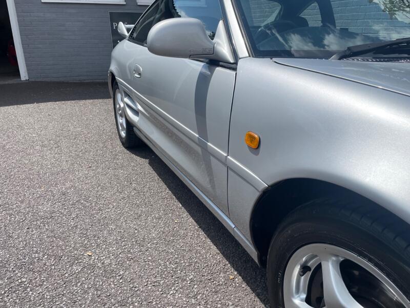 TOYOTA MR2