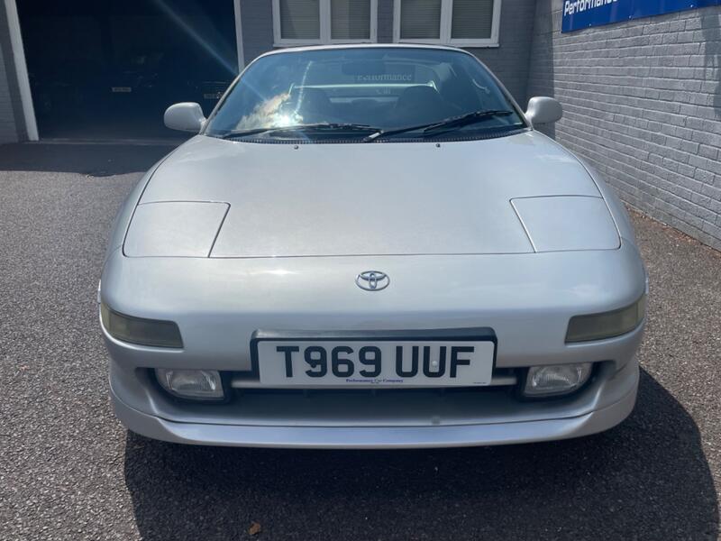TOYOTA MR2